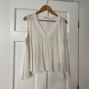 Vestique White Sleeveless Top
